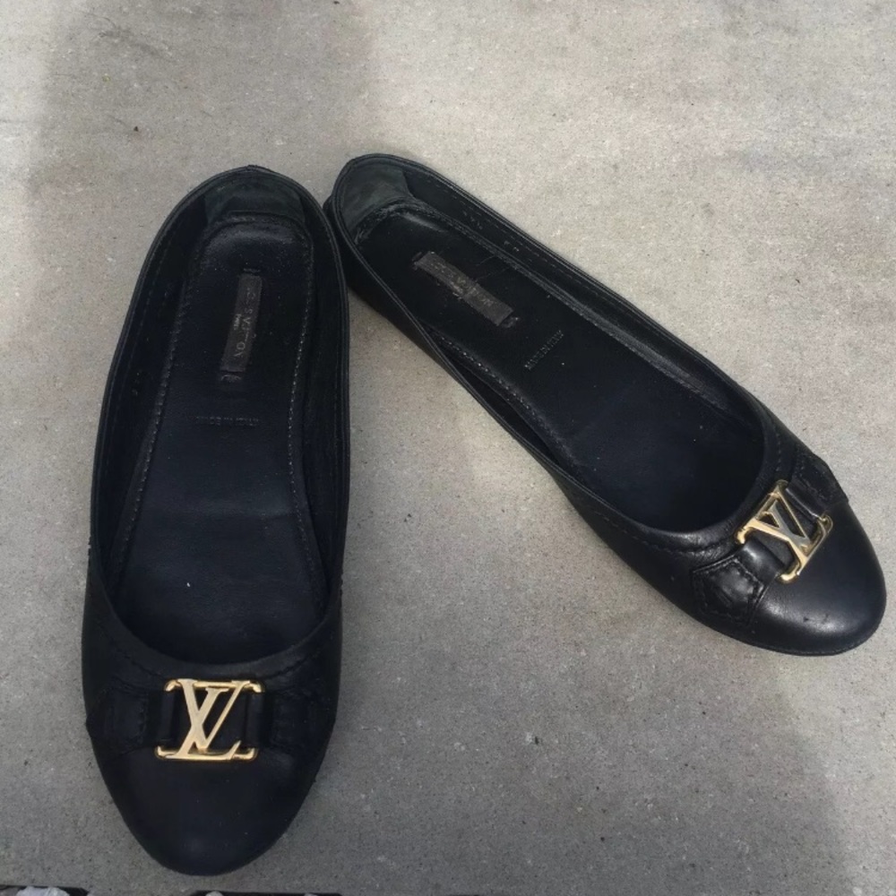 Louis Vuitton Black Leather Ballet Flats with Gold LV Hardware